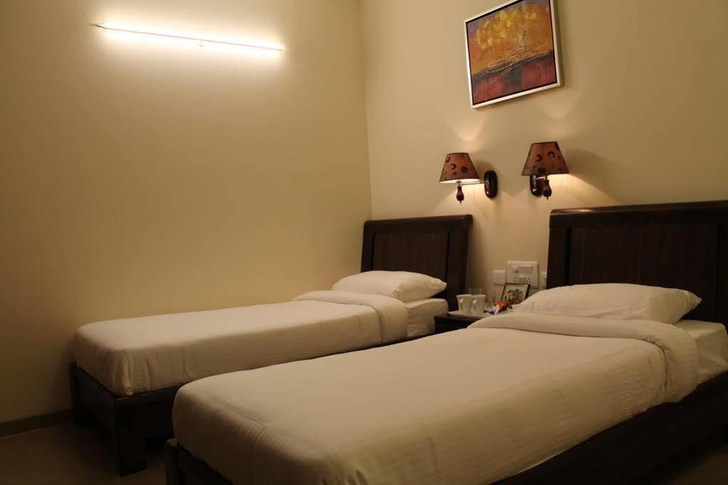 Veera Strand Park Apartamentos con servicio Calangute Exterior foto